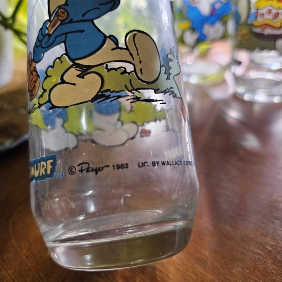 Vintage Peyo 1982 Smurfs "Brainy" collectors glass - Picture 2 of 4